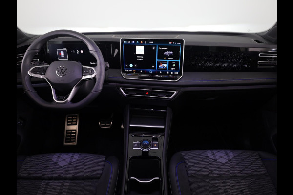 Volkswagen Tiguan 1.5 eHybrid R-Line Edition 272 pk Automaat (DSG) | Navigatie via App | Panoramadak | Trekhaak (wegklapbaar) | Parkeersensoren (Park assist) | Achteruitrijcamera | Keyless | R-Line |