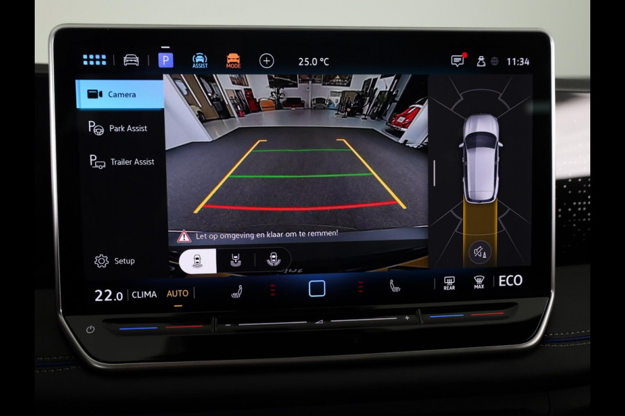 Volkswagen Tiguan 1.5 eHybrid R-Line Edition 272 pk Automaat (DSG) | Navigatie via App | Panoramadak | Trekhaak (wegklapbaar) | Parkeersensoren (Park assist) | Achteruitrijcamera | Keyless | R-Line |
