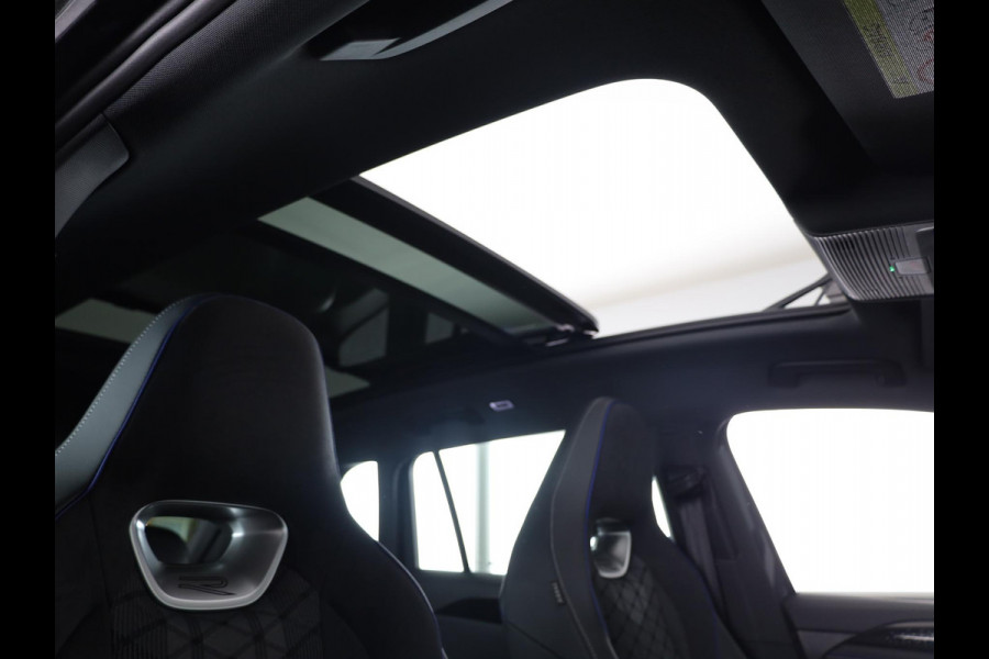 Volkswagen Tiguan 1.5 eHybrid R-Line Edition 272 pk Automaat (DSG) | Navigatie via App | Panoramadak | Trekhaak (wegklapbaar) | Parkeersensoren (Park assist) | Achteruitrijcamera | Keyless | R-Line |