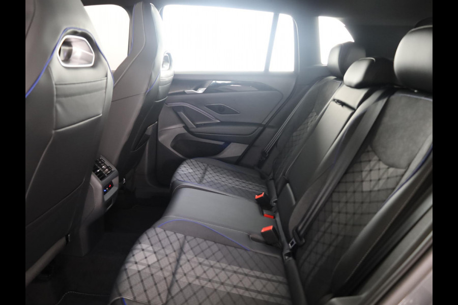 Volkswagen Tiguan 1.5 eHybrid R-Line Edition 272 pk Automaat (DSG) | Navigatie via App | Panoramadak | Trekhaak (wegklapbaar) | Parkeersensoren (Park assist) | Achteruitrijcamera | Keyless | R-Line |