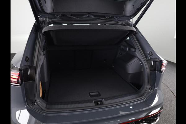 Volkswagen Tiguan 1.5 eHybrid R-Line Edition 272 pk Automaat (DSG) | Navigatie via App | Panoramadak | Trekhaak (wegklapbaar) | Parkeersensoren (Park assist) | Achteruitrijcamera | Keyless | R-Line |