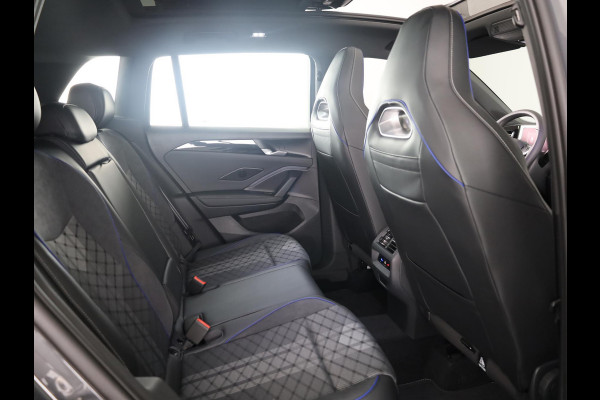 Volkswagen Tiguan 1.5 eHybrid R-Line Edition 272 pk Automaat (DSG) | Navigatie via App | Panoramadak | Trekhaak (wegklapbaar) | Parkeersensoren (Park assist) | Achteruitrijcamera | Keyless | R-Line |