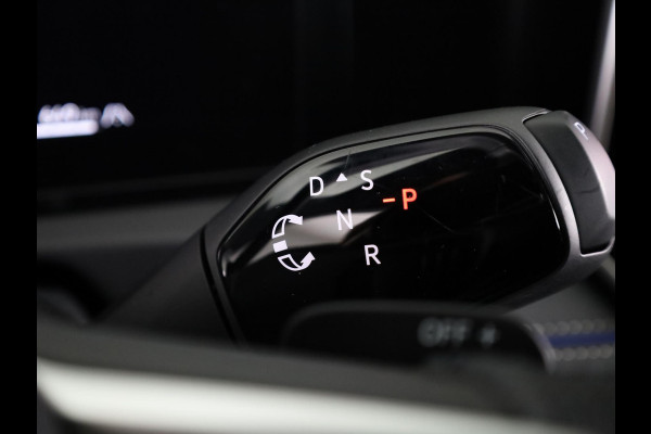 Volkswagen Tiguan 1.5 eHybrid R-Line Edition 272 pk Automaat (DSG) | Navigatie via App | Panoramadak | Trekhaak (wegklapbaar) | Parkeersensoren (Park assist) | Achteruitrijcamera | Keyless | R-Line |