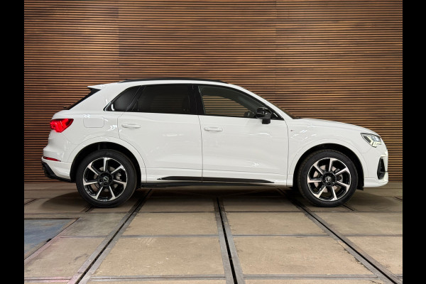 Audi Q3 45 TFSI e S line | 245 PK | Virtual Cockpit Plus | Camera | Black Optics | Leder | 2022