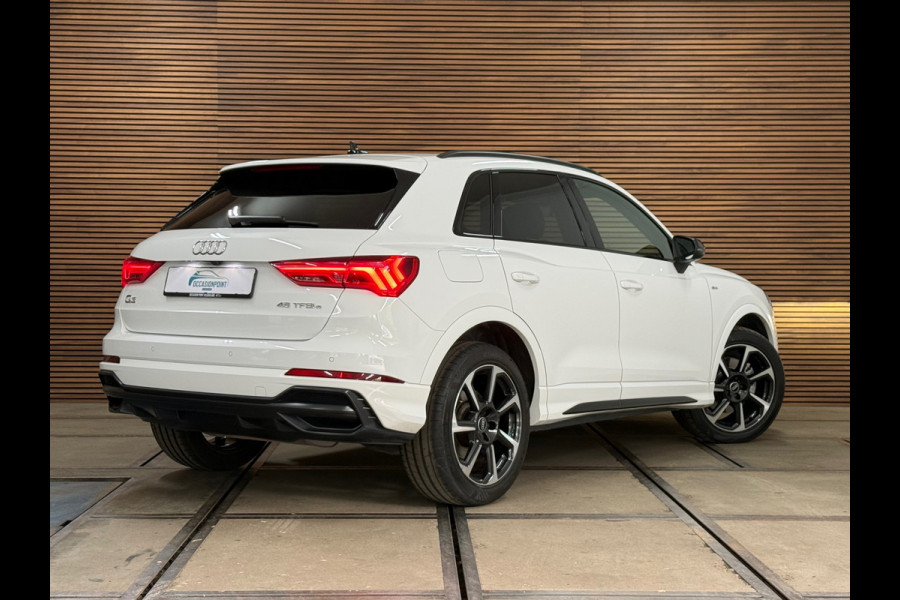 Audi Q3 45 TFSI e S line | 245 PK | Virtual Cockpit Plus | Camera | Black Optics | Leder | 2022