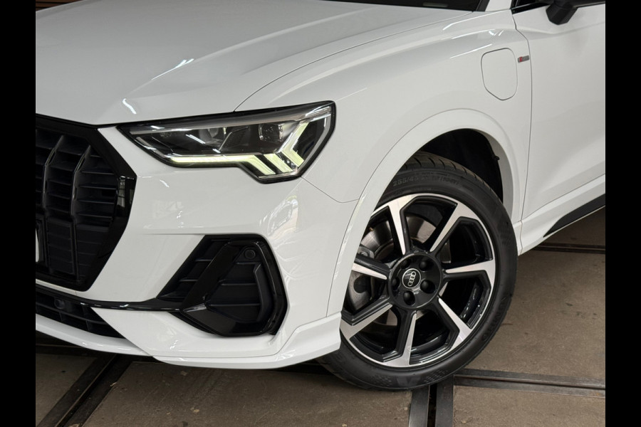 Audi Q3 45 TFSI e S line | 245 PK | Virtual Cockpit Plus | Camera | Black Optics | Leder | 2022
