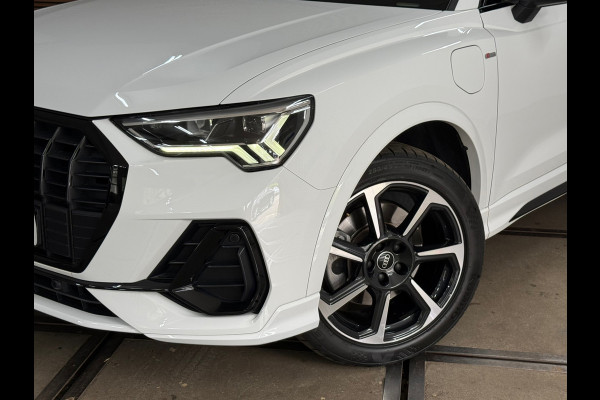 Audi Q3 45 TFSI e S line | 245 PK | Virtual Cockpit Plus | Camera | Black Optics | Leder | 2022