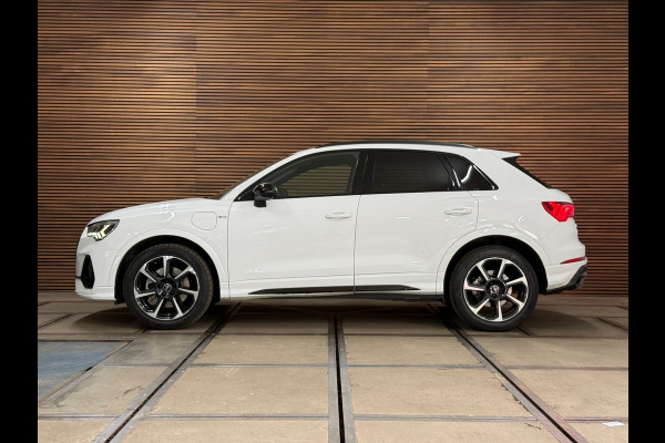 Audi Q3 45 TFSI e S line | 245 PK | Virtual Cockpit Plus | Camera | Black Optics | Leder | 2022