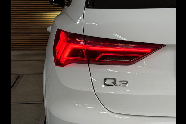 Audi Q3 45 TFSI e S line | 245 PK | Virtual Cockpit Plus | Camera | Black Optics | Leder | 2022