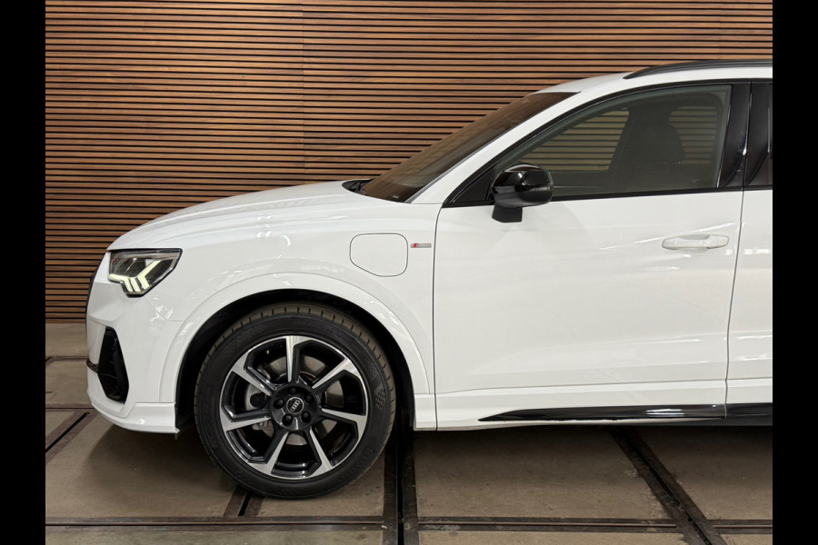 Audi Q3 45 TFSI e S line | 245 PK | Virtual Cockpit Plus | Camera | Black Optics | Leder | 2022