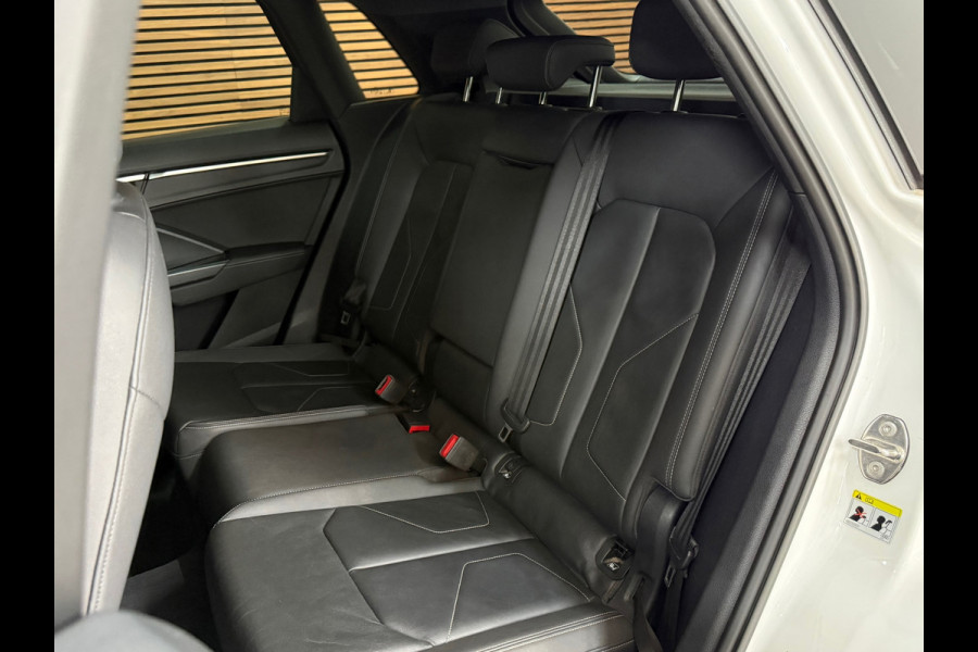 Audi Q3 45 TFSI e S line | 245 PK | Virtual Cockpit Plus | Camera | Black Optics | Leder | 2022