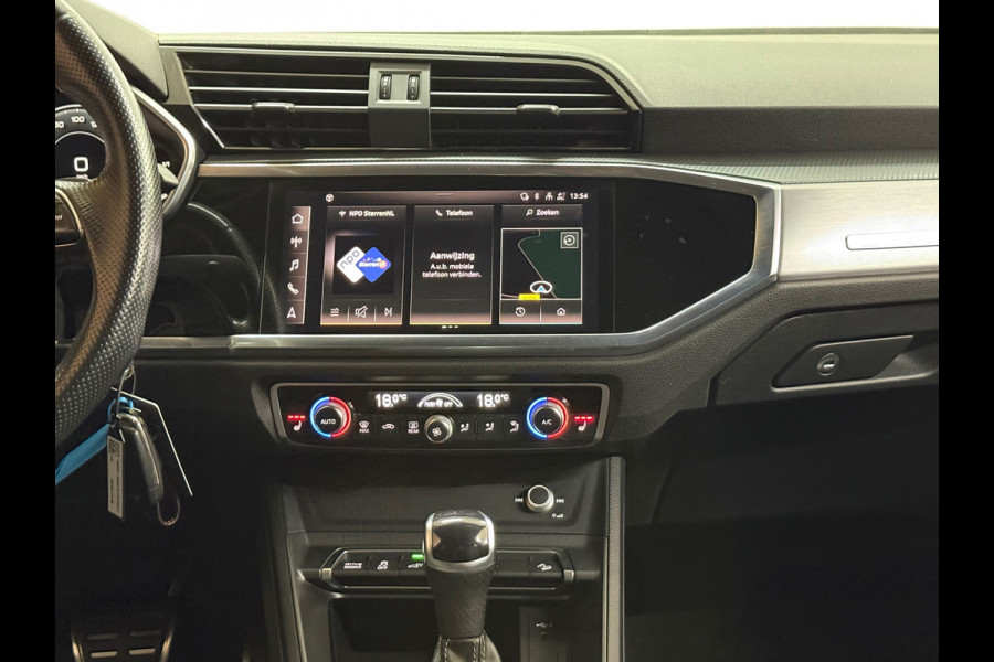 Audi Q3 45 TFSI e S line | 245 PK | Virtual Cockpit Plus | Camera | Black Optics | Leder | 2022
