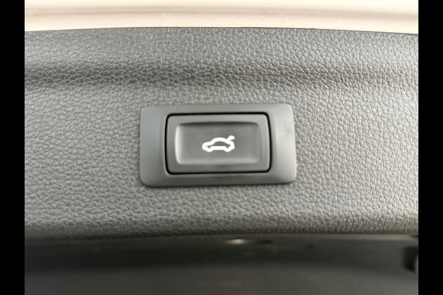 Audi Q3 45 TFSI e S line | 245 PK | Virtual Cockpit Plus | Camera | Black Optics | Leder | 2022