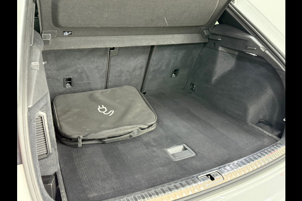 Audi Q3 45 TFSI e S line | 245 PK | Virtual Cockpit Plus | Camera | Black Optics | Leder | 2022