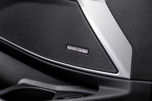 BMW 3 Serie M3 xDrive Competition 510 PK | Akrapovic | Carbon | Harman Kardon | Laser | 20''