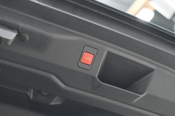 Peugeot 5008 1.2 Hybrid 145 GT 7p | Adaptieve Cruise Control | Camera | Elektrische Kofferklep | Stoelverwarming