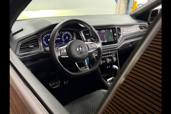Volkswagen T-Roc 1.5 TSI 3x R-Line Executive | VOL! | Pano | Virtual | LED | Ambient | Rijassist Plus | Winterpakket | ACC | DAB+