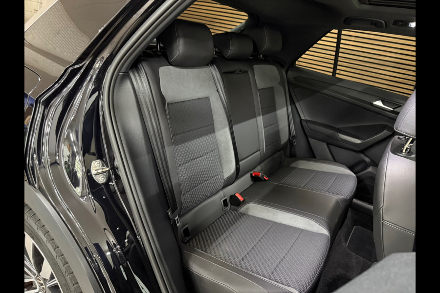 Volkswagen T-Roc 1.5 TSI 3x R-Line Executive | VOL! | Pano | Virtual | LED | Ambient | Rijassist Plus | Winterpakket | ACC | DAB+