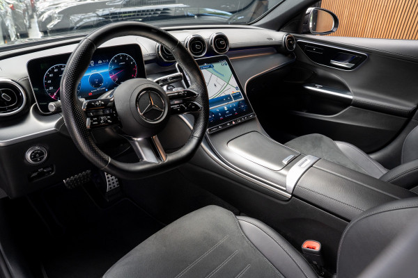 Mercedes-Benz C-Klasse Estate 180 AMG Line Leer Camera Navi LED Nightpack PTS Ambient Elekt. achterklep Elektr. trekhaak LM velgen BTW auto!