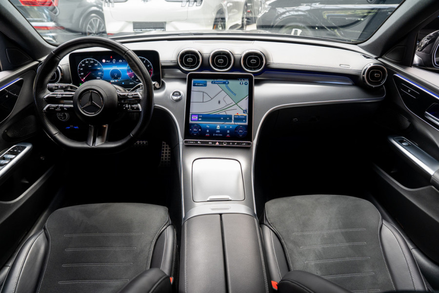 Mercedes-Benz C-Klasse Estate 180 AMG Line Leer Camera Navi LED Nightpack PTS Ambient Elekt. achterklep Elektr. trekhaak LM velgen BTW auto!