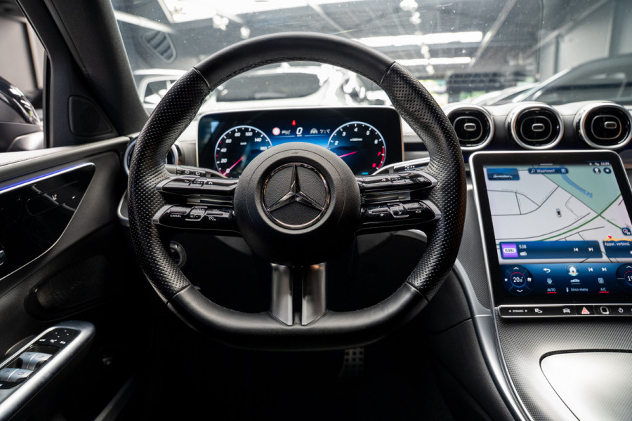 Mercedes-Benz C-Klasse Estate 180 AMG Line Leer Camera Navi LED Nightpack PTS Ambient Elekt. achterklep Elektr. trekhaak LM velgen BTW auto!