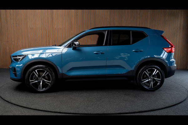 Volvo XC40 1.5 T3 R-Design Navi ACC 360° Elektr. trekhaak Standkachel Park Assist Pilot Zwarte binnenhemel Elektr. bedienbare achterklep Sfeerverlichting Stuurverwarming Stoelverwarming PDC LM velgen BTW auto!