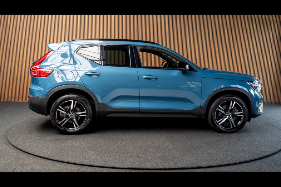 Volvo XC40 1.5 T3 R-Design Navi ACC 360° Elektr. trekhaak Standkachel Park Assist Pilot Zwarte binnenhemel Elektr. bedienbare achterklep Sfeerverlichting Stuurverwarming Stoelverwarming PDC LM velgen BTW auto!
