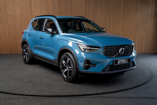 Volvo XC40 1.5 T3 R-Design Navi ACC 360° Elektr. trekhaak Standkachel Park Assist Pilot Zwarte binnenhemel Elektr. bedienbare achterklep Sfeerverlichting Stuurverwarming Stoelverwarming PDC LM velgen BTW auto!
