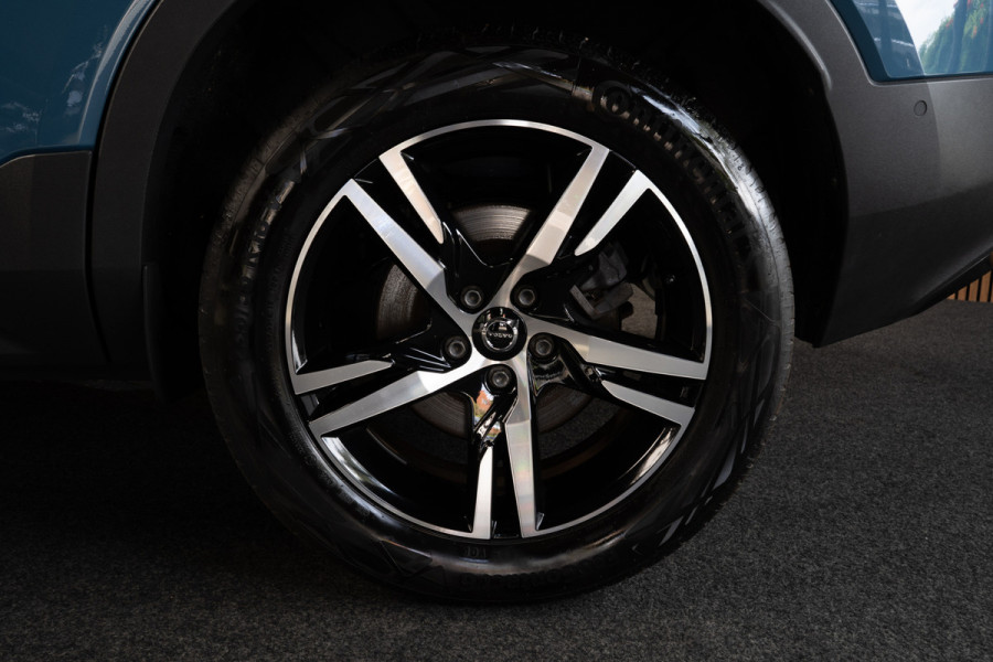Volvo XC40 1.5 T3 R-Design Navi ACC 360° Elektr. trekhaak Standkachel Park Assist Pilot Zwarte binnenhemel Elektr. bedienbare achterklep Sfeerverlichting Stuurverwarming Stoelverwarming PDC LM velgen BTW auto!