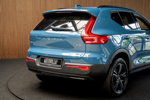 Volvo XC40 1.5 T3 R-Design Navi ACC 360° Elektr. trekhaak Standkachel Park Assist Pilot Zwarte binnenhemel Elektr. bedienbare achterklep Sfeerverlichting Stuurverwarming Stoelverwarming PDC LM velgen BTW auto!