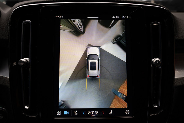 Volvo XC40 1.5 T3 R-Design Navi ACC 360° Elektr. trekhaak Standkachel Park Assist Pilot Zwarte binnenhemel Elektr. bedienbare achterklep Sfeerverlichting Stuurverwarming Stoelverwarming PDC LM velgen BTW auto!