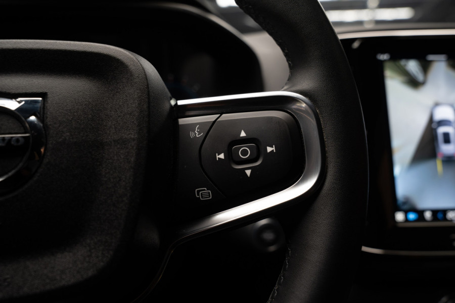 Volvo XC40 1.5 T3 R-Design Navi ACC 360° Elektr. trekhaak Standkachel Park Assist Pilot Zwarte binnenhemel Elektr. bedienbare achterklep Sfeerverlichting Stuurverwarming Stoelverwarming PDC LM velgen BTW auto!