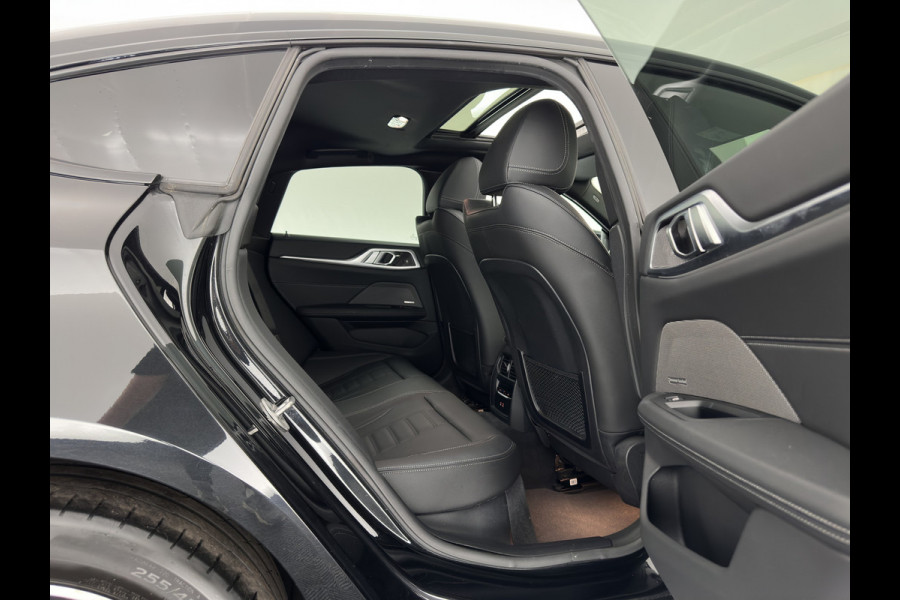 BMW i4 eDrive40 High Executive 84 kWh [3-Fase-11kW] {SoH-98%} (INCL.BTW) *PANO | HEAD-UP | LEATHER | LASER-LED | HARMAN/KARDON | HEATED-SPORTSEATS | WIDESCREEN-DIGI-COCKPIT | CAMERA | DAB+ | PRIVACY-GLASS | NAVI-FULLMAP | ECC | PDC | 18''ALU*