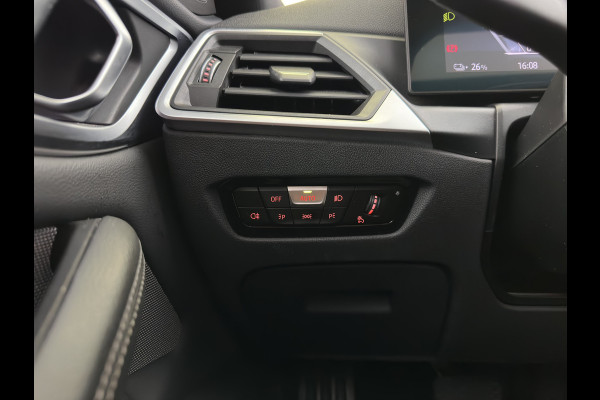 BMW i4 eDrive40 High Executive 84 kWh [3-Fase-11kW] {SoH-98%} (INCL.BTW) *PANO | HEAD-UP | LEATHER | LASER-LED | HARMAN/KARDON | HEATED-SPORTSEATS | WIDESCREEN-DIGI-COCKPIT | CAMERA | DAB+ | PRIVACY-GLASS | NAVI-FULLMAP | ECC | PDC | 18''ALU*