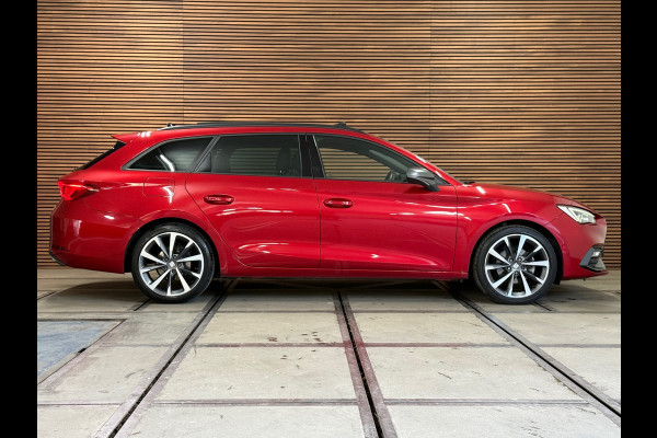 Seat Leon Sportstourer 1.5 eTSI FR Business Intense | Pano | Matrix LED | Trekhaak | ACC | Camera