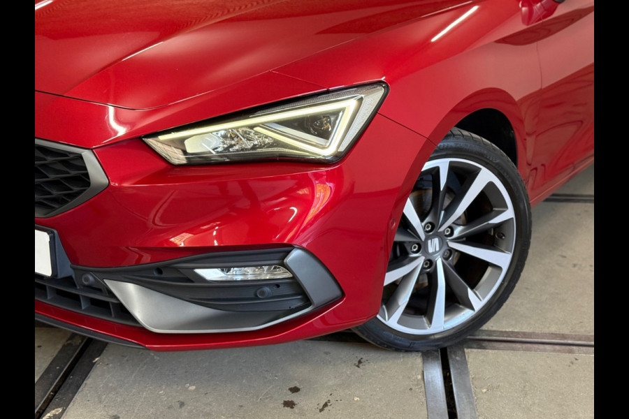 Seat Leon Sportstourer 1.5 eTSI FR Business Intense | Pano | Matrix LED | Trekhaak | ACC | Camera