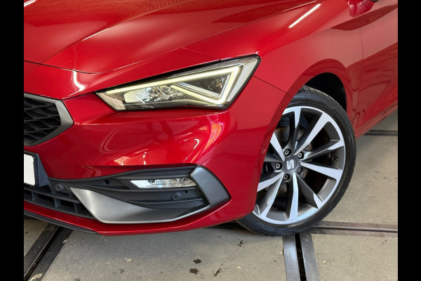 Seat Leon Sportstourer 1.5 eTSI FR Business Intense | Pano | Matrix LED | Trekhaak | ACC | Camera