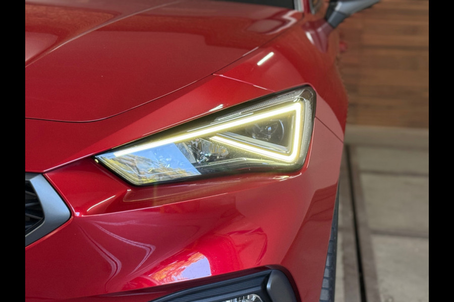 Seat Leon Sportstourer 1.5 eTSI FR Business Intense | Pano | Matrix LED | Trekhaak | ACC | Camera