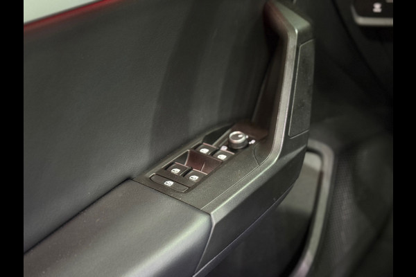 Seat Leon Sportstourer 1.5 eTSI FR Business Intense | Pano | Matrix LED | Trekhaak | ACC | Camera
