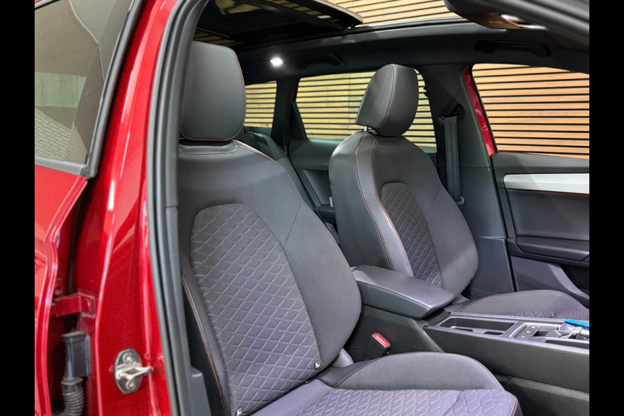 Seat Leon Sportstourer 1.5 eTSI FR Business Intense | Pano | Matrix LED | Trekhaak | ACC | Camera