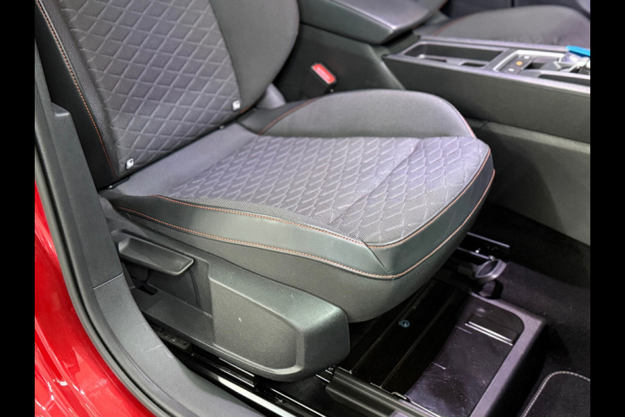 Seat Leon Sportstourer 1.5 eTSI FR Business Intense | Pano | Matrix LED | Trekhaak | ACC | Camera