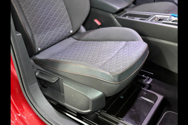 Seat Leon Sportstourer 1.5 eTSI FR Business Intense | Pano | Matrix LED | Trekhaak | ACC | Camera