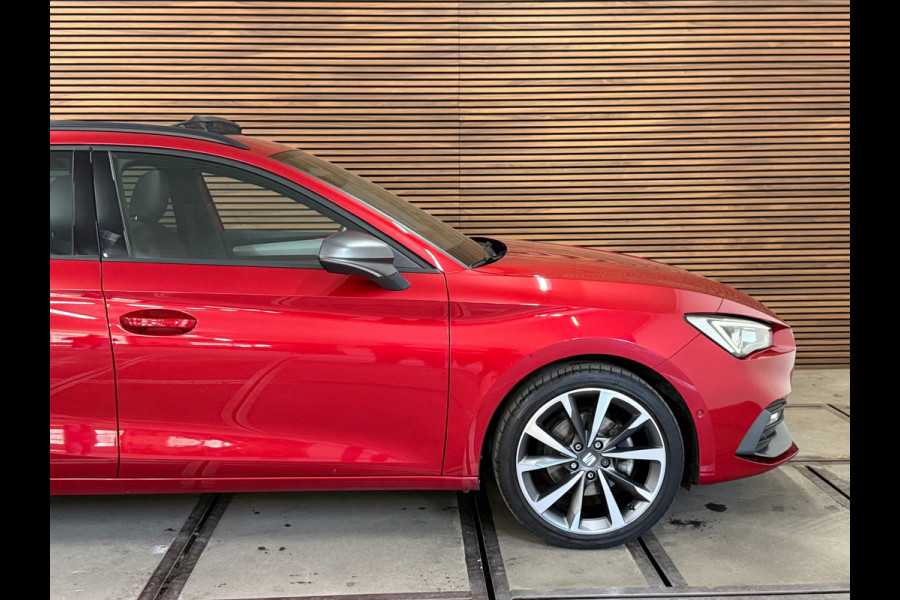 Seat Leon Sportstourer 1.5 eTSI FR Business Intense | Pano | Matrix LED | Trekhaak | ACC | Camera