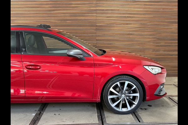Seat Leon Sportstourer 1.5 eTSI FR Business Intense | Pano | Matrix LED | Trekhaak | ACC | Camera