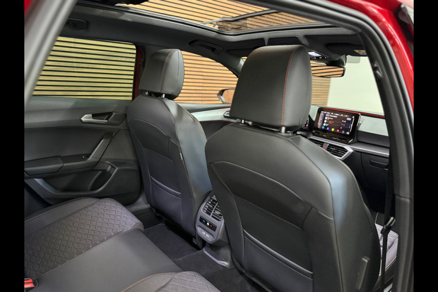 Seat Leon Sportstourer 1.5 eTSI FR Business Intense | Pano | Matrix LED | Trekhaak | ACC | Camera
