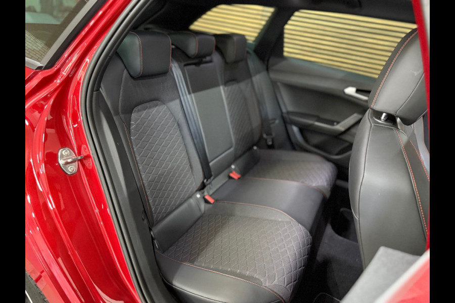 Seat Leon Sportstourer 1.5 eTSI FR Business Intense | Pano | Matrix LED | Trekhaak | ACC | Camera
