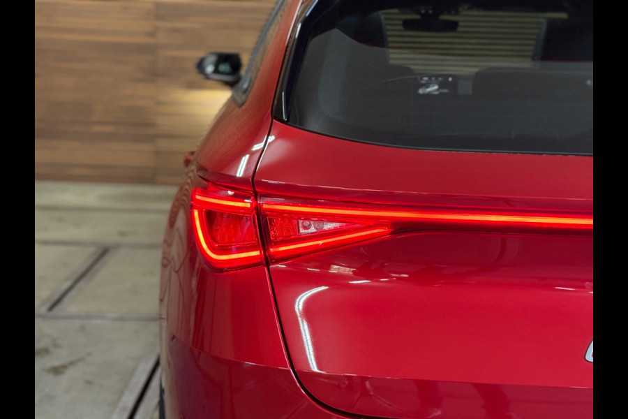 Seat Leon Sportstourer 1.5 eTSI FR Business Intense | Pano | Matrix LED | Trekhaak | ACC | Camera