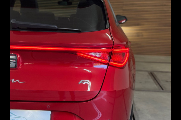 Seat Leon Sportstourer 1.5 eTSI FR Business Intense | Pano | Matrix LED | Trekhaak | ACC | Camera