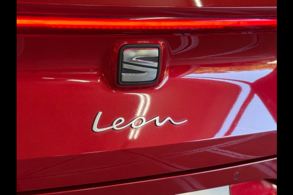 Seat Leon Sportstourer 1.5 eTSI FR Business Intense | Pano | Matrix LED | Trekhaak | ACC | Camera