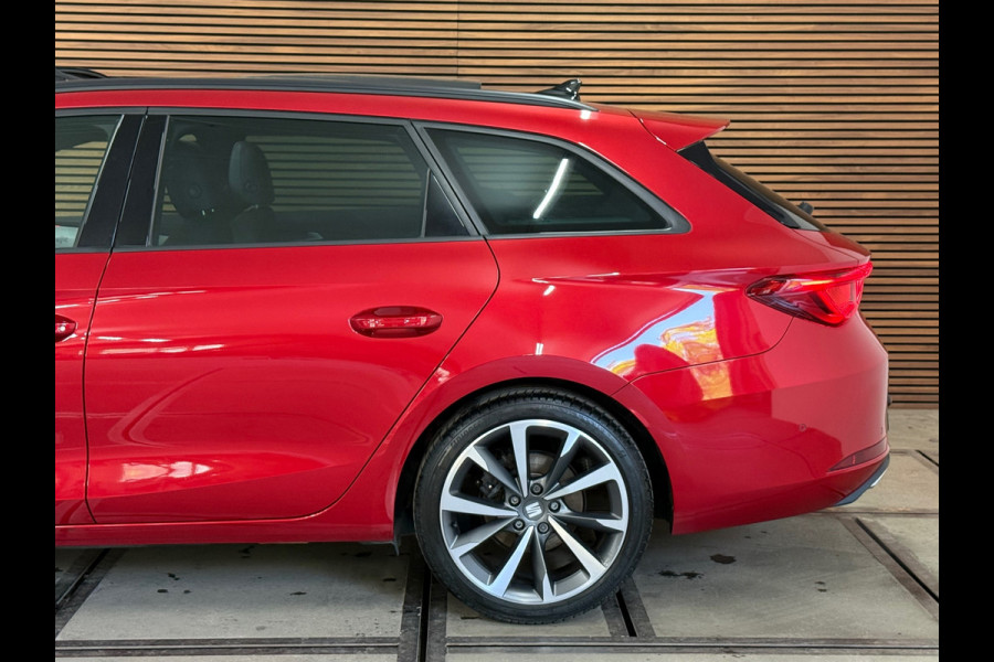 Seat Leon Sportstourer 1.5 eTSI FR Business Intense | Pano | Matrix LED | Trekhaak | ACC | Camera